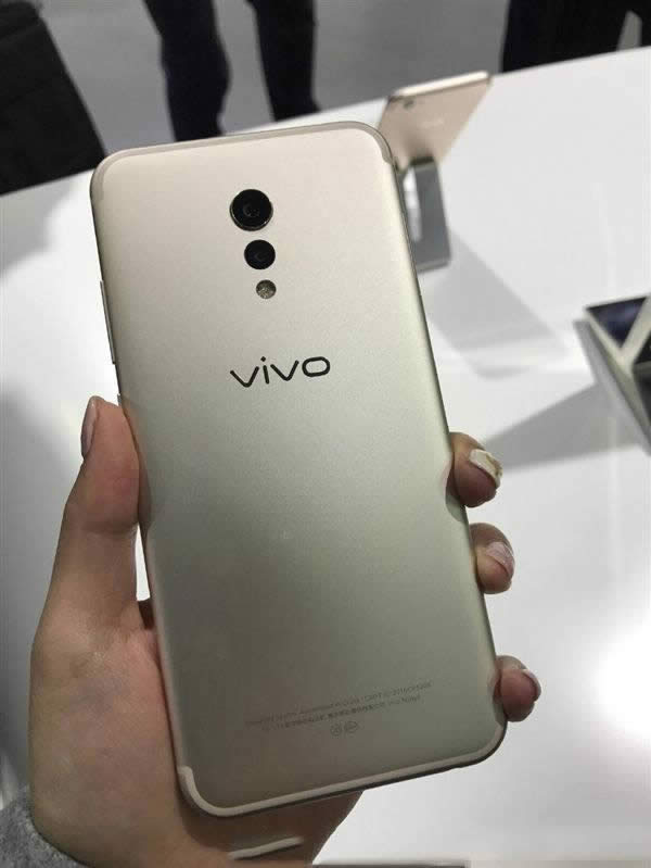 vivo xplay6与vivox7 plus买哪个好？_手机技巧