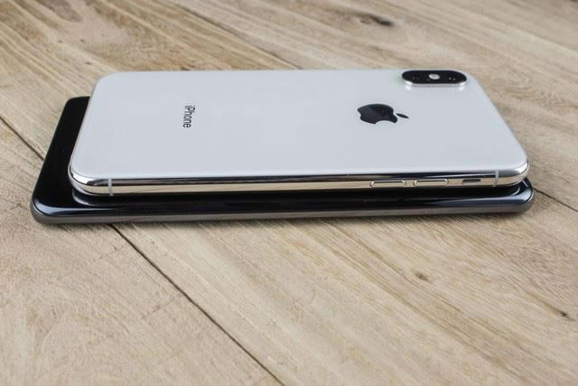 iPhone XS和华为Mate20 Pro哪个值得买 华为Mate20 Pro和苹果XS区别对比评测_手机评测_手机学院_本站