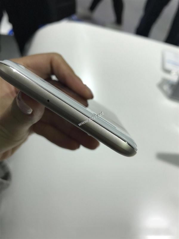 vivo Xplay6和华为mate9哪个好 华为mate9和vivo Xplay6详细区别对比评测_手机评测_手机学院_本站