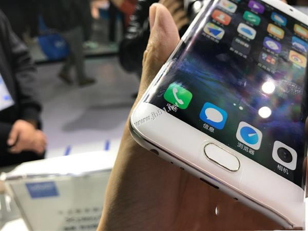 vivo Xplay6和华为mate9哪个好 华为mate9和vivo Xplay6详细区别对比评测_手机评测_手机学院_本站