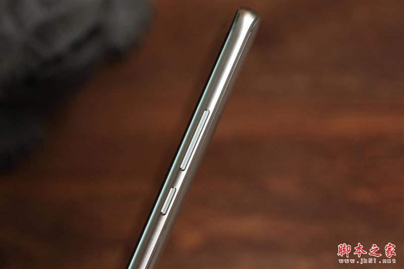 国产最强旗舰!HUAWEI Mate 10首发评测:插根线秒变PC