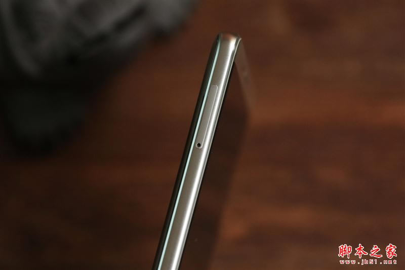 国产最强旗舰!HUAWEI Mate 10首发评测:插根线秒变PC