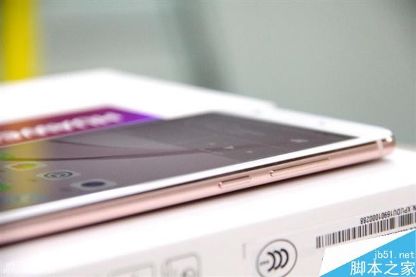 华为5寸新机nova玫瑰金版开箱图赏:比iPhone7还美_安卓手机_手机学院_本站