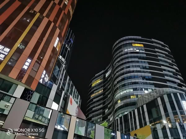 荣耀X10拍照好不好 荣耀X10夜拍功能详细评测_手机评测_手机学院_本站