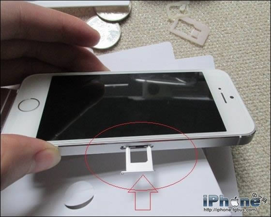 iPhone5S如何安装sim卡？_iphone指南