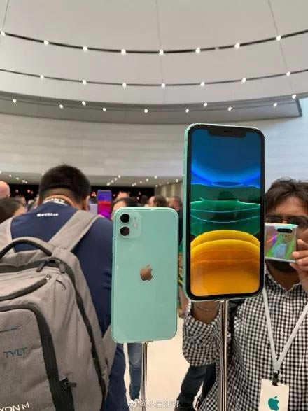iPhone11哪个颜色最好看?iPhone午夜绿上手实拍