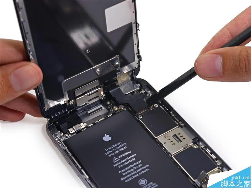 iPhone 6S Plus完全拆解:CPU内存闪存全变了!