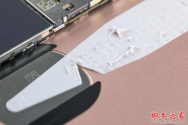 iPhone6s怎么自己换电池?手把手教你更换苹果6s手机电池_苹果手机_手机学院_本站