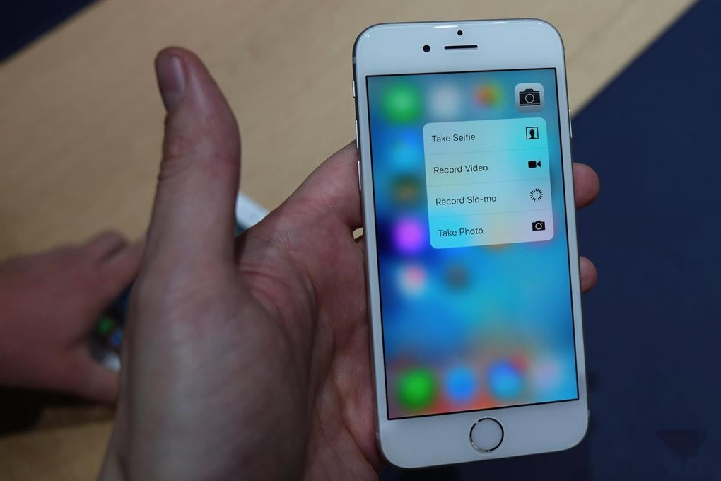 4 iPhone6s玫瑰金怎么样?玫瑰金iPhone6s真机上手视频评测及高清图_手机评测_手机学院_本站