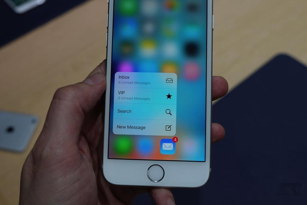 5 iPhone6s玫瑰金怎么样?玫瑰金iPhone6s真机上手视频评测及高清图_手机评测_手机学院_本站