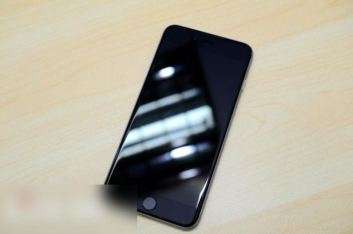 一手难以掌握 128GB灰色版iPhone 6 Plus 开箱图赏 _苹果手机_手机学院_本站