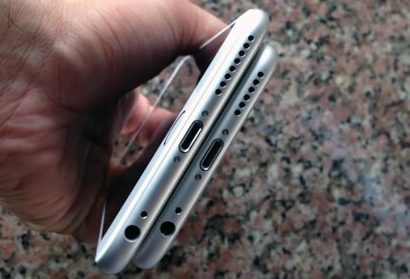 点击查看大图 偷跑?iPhone 6/6 Plus 真机提前在中国、越南出现(对比图/视频)_手机资讯_手机学院_本站