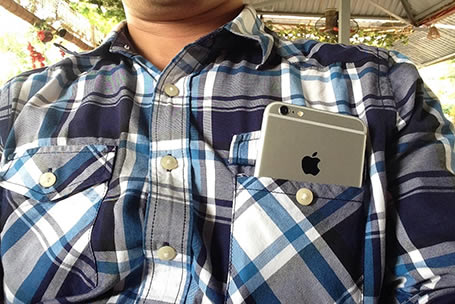 点击查看大图 偷跑?iPhone 6/6 Plus 真机提前在中国、越南出现(对比图/视频)_手机资讯_手机学院_本站