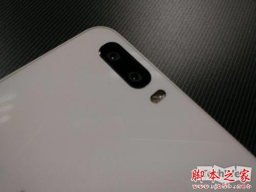 哪个更Plus?荣耀6 Plus与iPhone 6 Plus外观对比评测_手机评测_手机学院_本站