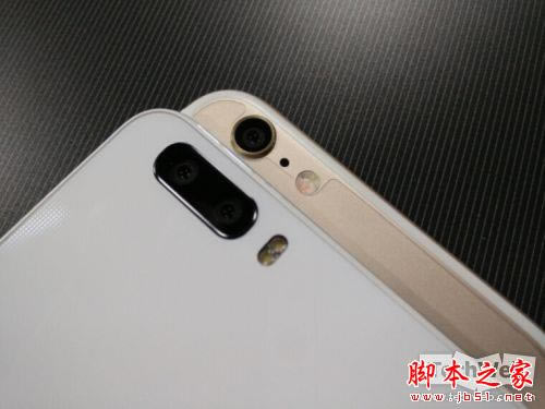 哪个更Plus?荣耀6 Plus与iPhone 6 Plus外观对比评测_手机评测_手机学院_本站