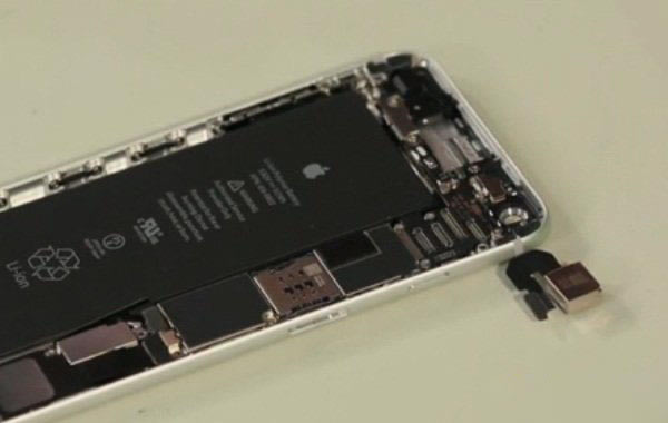 iPhone6和iPhone6 Plus哪个好?iPhone6与iPhone6 Plus内部拆解对比图_苹果手机_手机学院_本站