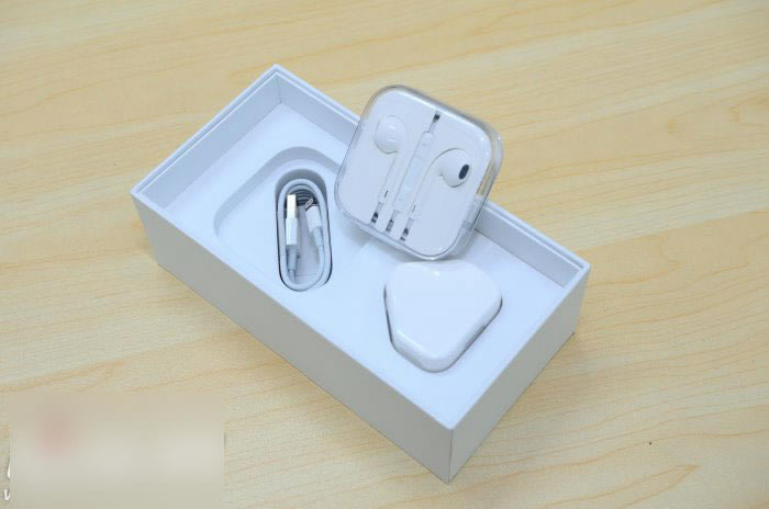 一手难以掌握 128GB灰色版iPhone 6 Plus 开箱图赏 _苹果手机_手机学院_本站