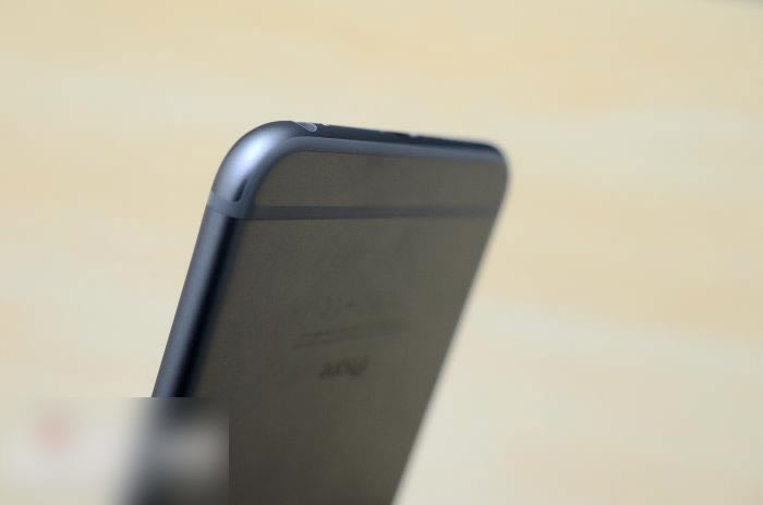 一手难以掌握 128GB灰色版iPhone 6 Plus 开箱图赏 _苹果手机_手机学院_本站