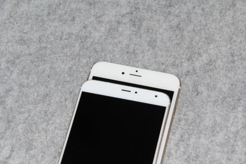 土豪金的对决 iphone6 Plus VS 魅族MX4 外观对决_安卓手机