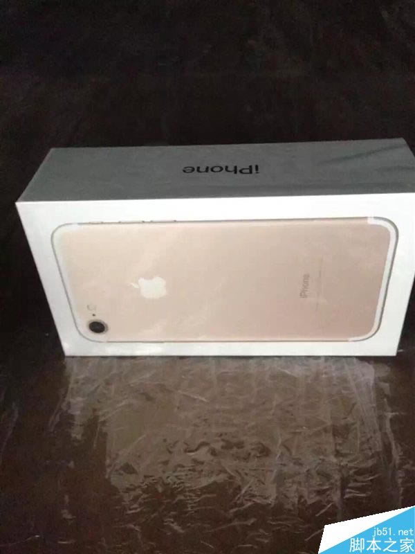 苹果iphone7包装盒曝光:几代最难看的包装盒