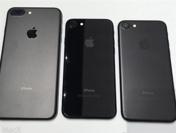 iphone7黑色、亮黑色真机开箱对比图:最后一张亮了