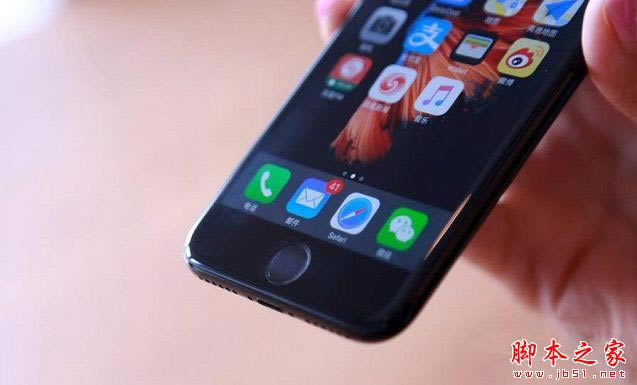 iPhone7 Plus黑色还是亮黑好看?黑色与亮黑色对比图赏