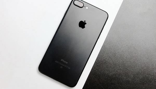 一加5和iPhone7 Plus哪个值得买?一加5和iPhone7 Plus全面对比评测_手机评测_手机学院_本站