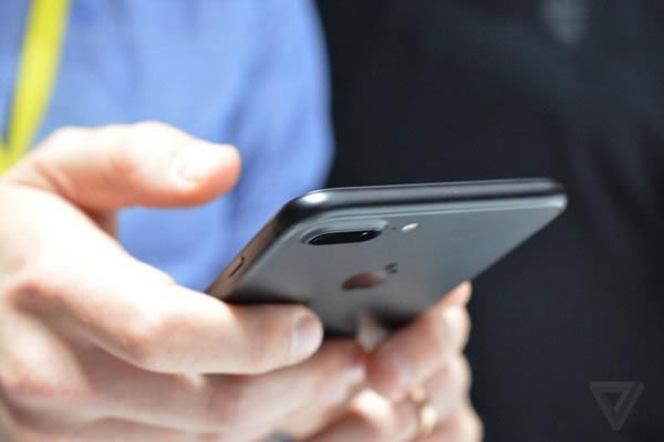 苹果iPhone7/Plus怎么样 苹果iPhone7/Plus真机图赏_苹果手机_手机学院_本站