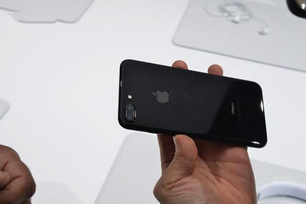 苹果iPhone7/Plus怎么样 苹果iPhone7/Plus真机图赏_苹果手机_手机学院_本站