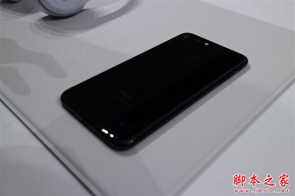 iphone7亮光黑好看吗 苹果iphone7/7plus亮光黑有32G的吗?