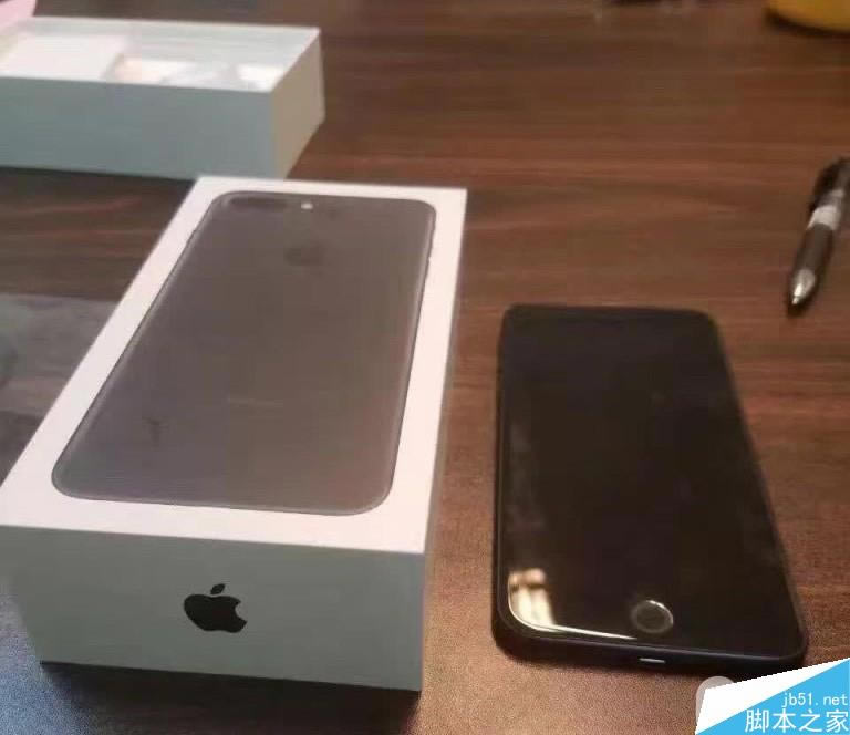 5 亮黑版iPhone7到货 iPhone7盒子黑色开箱图_苹果手机_手机学院_本站