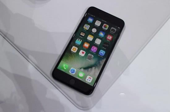 iphone7亮黑色好还是磨砂黑好 iphone7亮黑色和磨砂黑对比区别8