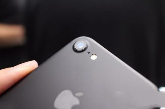iphone7亮黑色好还是磨砂黑好 iphone7亮黑色和磨砂黑对比区别12