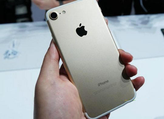 iPhone7亮黑色多少钱有什么不同?iPhone7亮黑色真机图赏_苹果手机_手机学院_本站