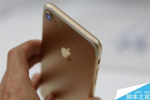 哪个好看?iPhone 7土豪金对比6s土豪金高清图赏_苹果手机_手机学院_本站