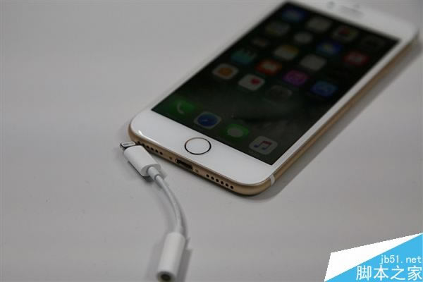 哪个好看?iPhone 7土豪金对比6s土豪金高清图赏_苹果手机_手机学院_本站