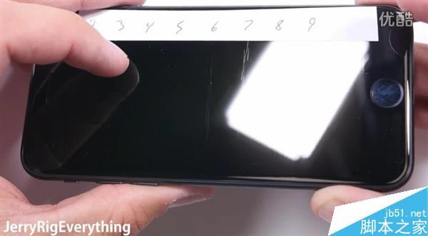 耐用度如何?黑色iPhone 7首发刮划、掰弯测试视频_苹果手机_手机学院_本站