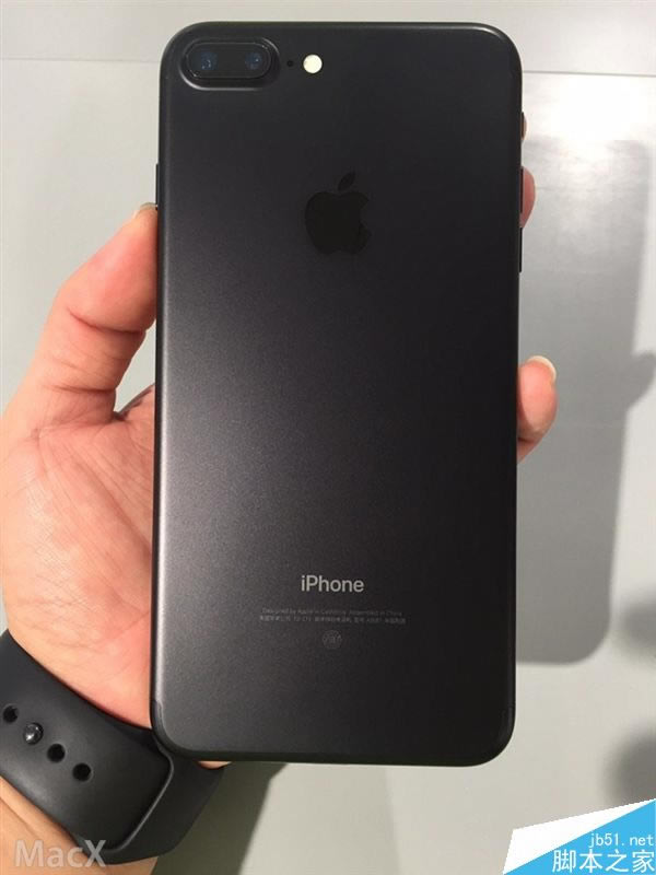 网友晒出iPhone 7 Plus国行开箱图 磨砂黑版本也很帅_苹果手机_手机学院_本站