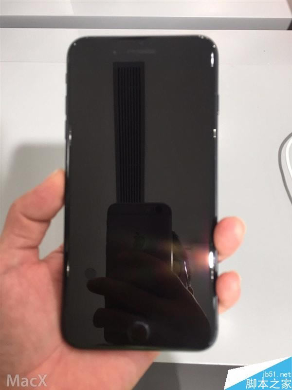 网友晒出iPhone 7 Plus国行开箱图 磨砂黑版本也很帅_苹果手机_手机学院_本站