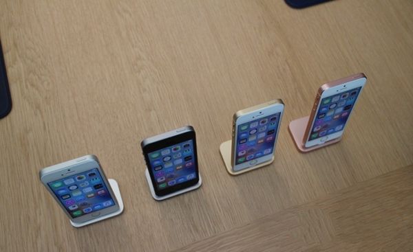 iPhone SE(玫瑰金色、灰色、银色、金色)哪种颜色好看？ 苹果iPhone SE四色对比评测