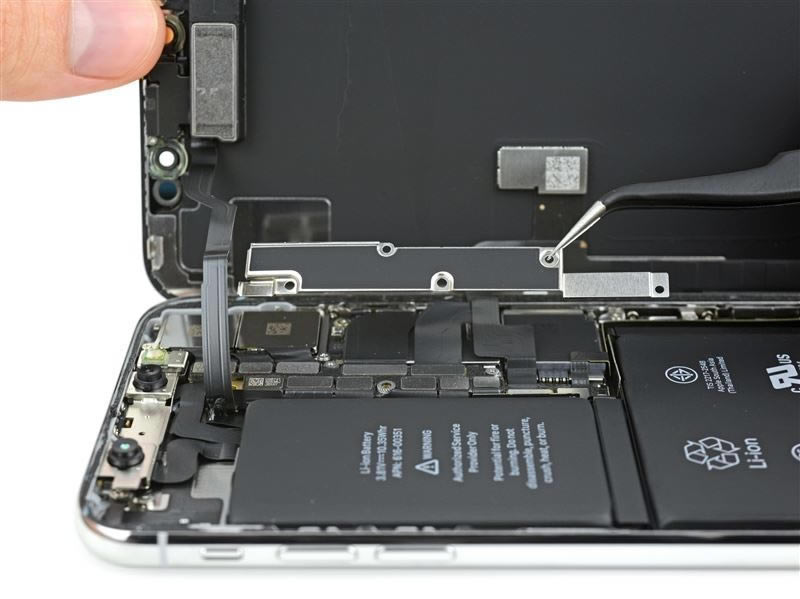 iPhone X最专业深度拆解!惊现神秘芯片