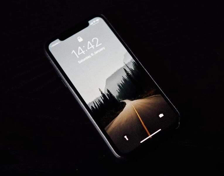 无面容ID的iPhone X值不值得买?_苹果手机_手机学院_本站