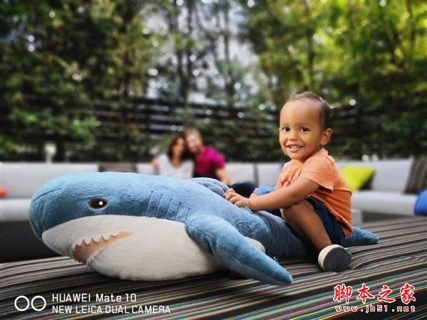 华为Mate10保时捷版值得买吗?华为Mate10保时捷能否完胜iPhoneX