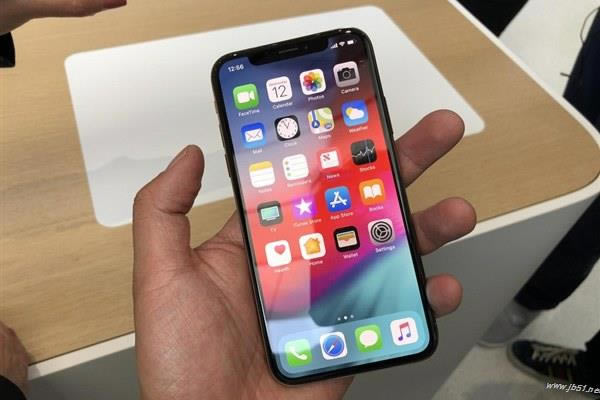iPhone XS金色版美不美?iPhone XS 金色版真机上手图赏_手机评测_手机学院_本站