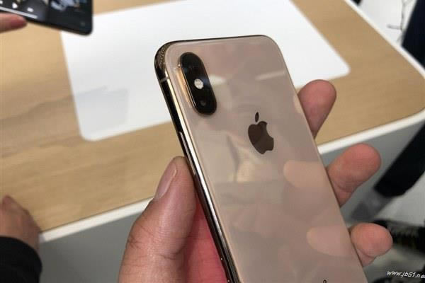 iPhone XS金色版美不美?iPhone XS 金色版真机上手图赏_手机评测_手机学院_本站