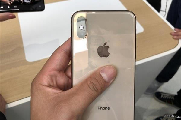 iPhone XS金色版美不美?iPhone XS 金色版真机上手图赏_手机评测_手机学院_本站