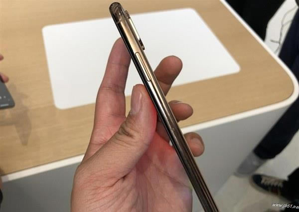 iPhone XS金色版美不美?iPhone XS 金色版真机上手图赏