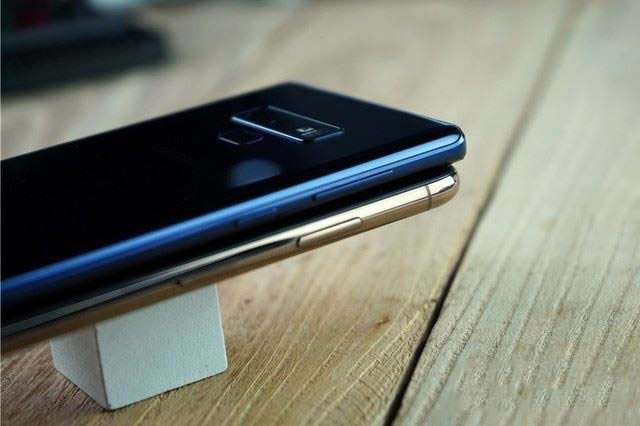 三星Note9和iPhone XS哪个值得买 苹果XS和三星Note9区别对比评测_手机评测_手机学院_本站