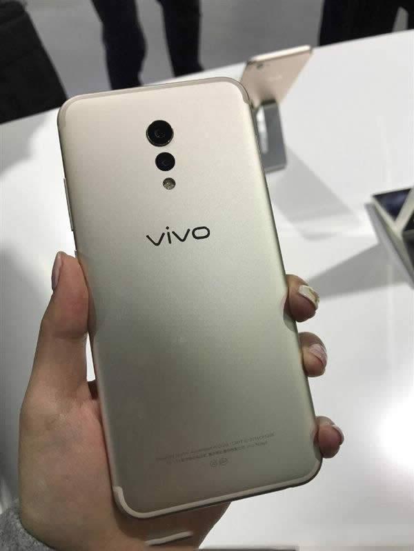 vivo Xplay6与荣耀Magic哪个好用些？_手机技巧