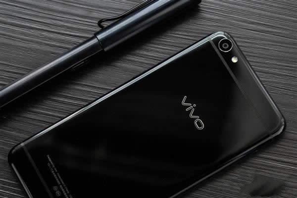 vivo X7ɫ4GBڴ+128GB洢/2798Ԫ